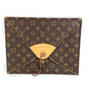 LOUIS VUITTON Authentic Brown Monogram Canvas Clutch Bag